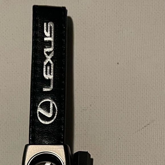 Lexus Logo Key Fob Keychain in Black and Silver Leather NWT - Picture 3 of 4
